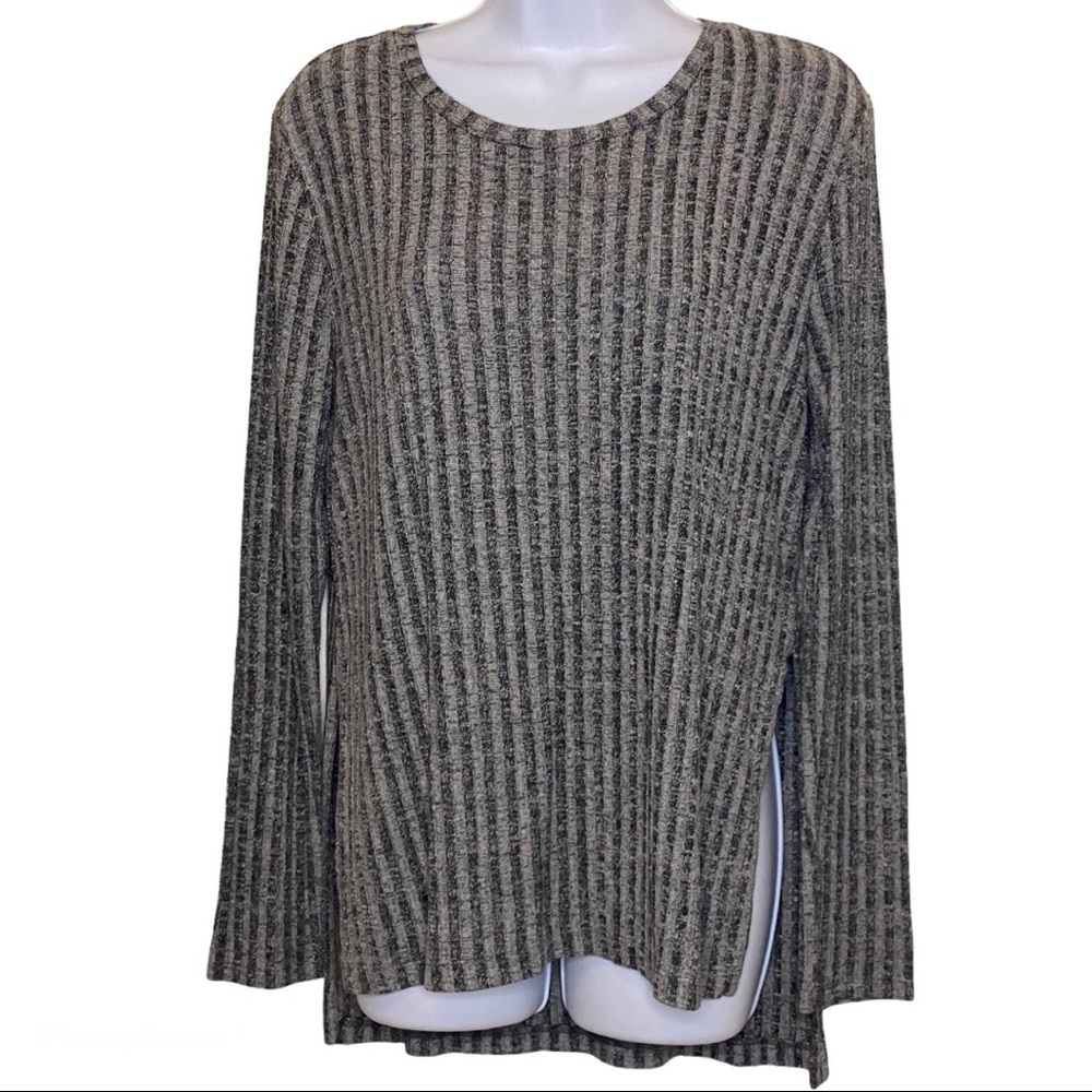 One Clothing Gray Striped Top Hi-Lo Side Slits Lg